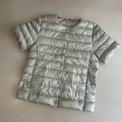 UNIQLO ウルトラライトダウン半袖ベージュ