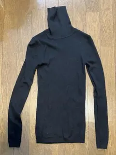無印良品 黒のタートルネックセーター S