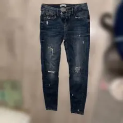 ZARAのダメージジーンズ　M