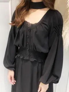 新品タグ付き・ラベルエチュード・チョーカーブラウスのサムネイル