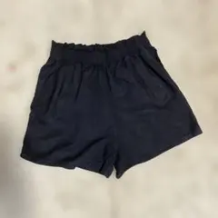 H&M 黒ショートパンツ　140