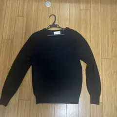 黒 Vネック ニットセーター レディース