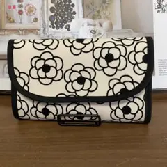 ホワイトの花柄❤️母子手帳ケース❤️通帳ケース❤️お薬手帳ケース❤️ハンドメイド
