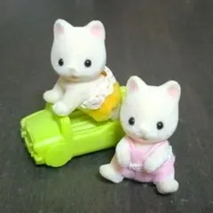 シルバニアファミリー シルクネコのふたごちゃん シルクネコの赤ちゃん 廃盤品
