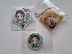 鬼滅の刃　くら寿司　缶バッジ　チャーム　炭治郎　善逸