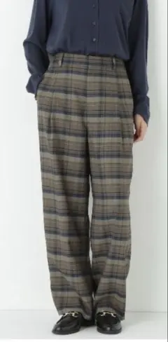 新品タグ付き！ヒューマンウーマン！先染めチェックタックセミワイドパンツ