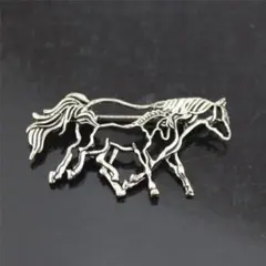 ブローチ　シルバー　馬　乗馬　馬術　競馬　午年　ホロアウト　アンティーク調