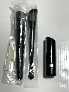 【新品・極美品】ベアミネラル ブラシ2本＆リップスティック 3点セットのサムネイル