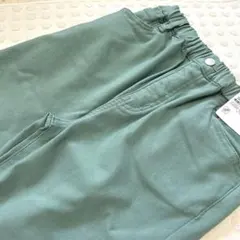 ストレッチ　パンツ　130 新品　グリーン　男の子　女の子