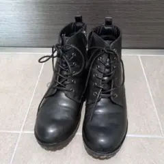 ブラックレザーブーツ レースアップ
