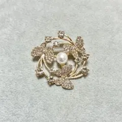 蝶々ピンブローチ バタフライビジューゴールドカラーホワイトパールビーズピンズ