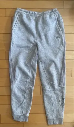 adidas アディダス　スウェットパンツ