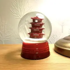 LE CREUSET 2016 Christmas Edition スノードームのサムネイル