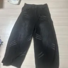 ブラックダメージデニムパンツ