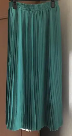 グリーン　プリーツスカート　緑