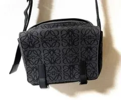LOEWE ロエベ ミリタリー メッセンジャーバッグのサムネイル