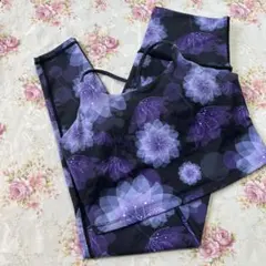 ヨガウェア上下セット ブラックと紫の花柄
