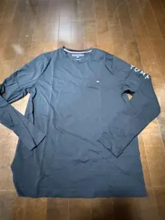TOMMY HILFIGER ブラック長袖Tシャツ
