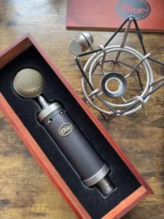 ジャンクBlue baby bottle SL 木製ケース・ショックマウント付き Amazon.co.jp: Logicool G Blue Baby Bottle SL BM1300BK XLR