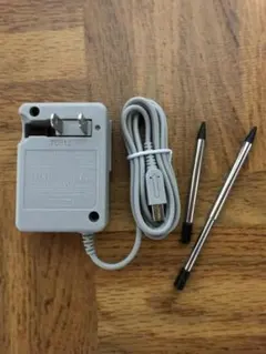 3dsACアダブター＋3ds用タッチペンｘ2本のセット