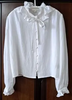 H&M　ホワイトフリル襟シャツ