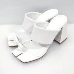 Maison Margiela　タビ　足袋　レザーサンダル　ロゴエンボス加工　白のサムネイル