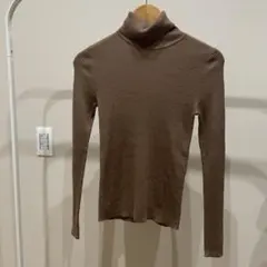 【12月処分】ジーユー タートルネック ニット ブラウン