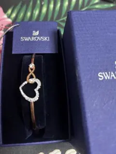 新品未使用♡Swarovski ハート型バングル 箱付き
