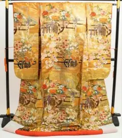 豪華絢爛 色打掛 金糸刺繍　正絹　婚礼　結婚式　花嫁　神社挙式　着物　和装　高級のサムネイル