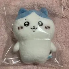 ちいかわ 販促なかよしぬいぐるみバッジ ちいかわらんど ハチワレ
