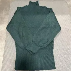 グリーンニット