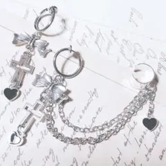 地雷イヤリング イヤーカフ 十字架と黒ハート silver