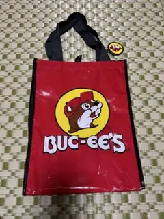 Buc-ee's ロゴ入り赤いバッグ