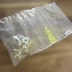 カラフルビーズべこ しゃかしゃか めじるしアクセサリー イエロー 新品