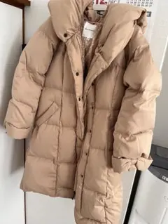 ベージュ ロングダウンジャケット