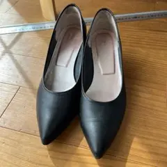 うさぎや　黒いハイヒール