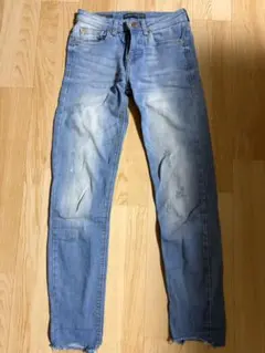 Bershka スーパースキニーデニムパンツ EUR34のサムネイル