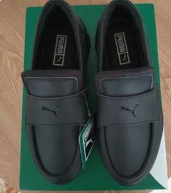 【新品タグ付き】　プーマ　ローファー　24センチ