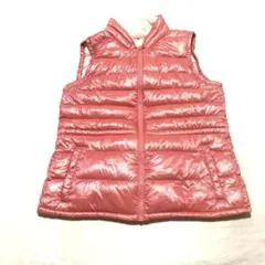 大人気！UNIQLO ユニクロ ウルトラライトダウンベストのサムネイル