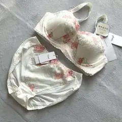 Item thumbnail for item 065e046b-5e9c-4f1a-81e1-9364c4832e96