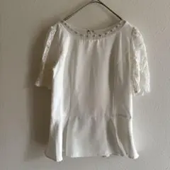 Apuweiser-riche ぺプラムブラウス