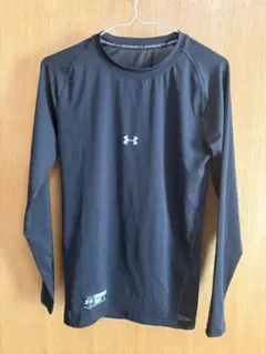 상태좋음 UNDER ARMOUR アンダーシャツ 長袖 ブラック LG