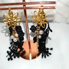 レースタッセル✾透かしパーツ✾パールビーズ✾ラインストーン✾ピアス・イヤリング