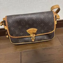 Louis Vuitton ブラウンショルダーバック　ソローニュ