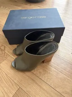 sergio rossi オリーブ色オープントゥサンダル（ミュール、サボ）
