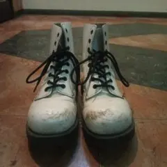 ドクターマーチン　白　８ホール