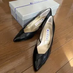 DIANA ブラック　パンプス
