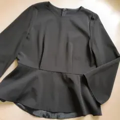 新品未使用タグ付 green label relaxing ペプラムブラウス 紺