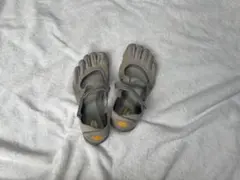 Vibram 5本指スポーツサンダル グレー