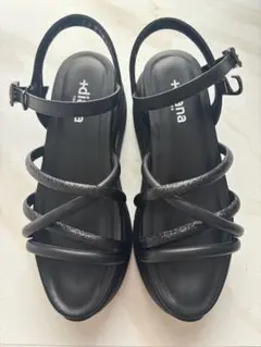 ＋diana 2025年新作　STRING SANDALS ブラック